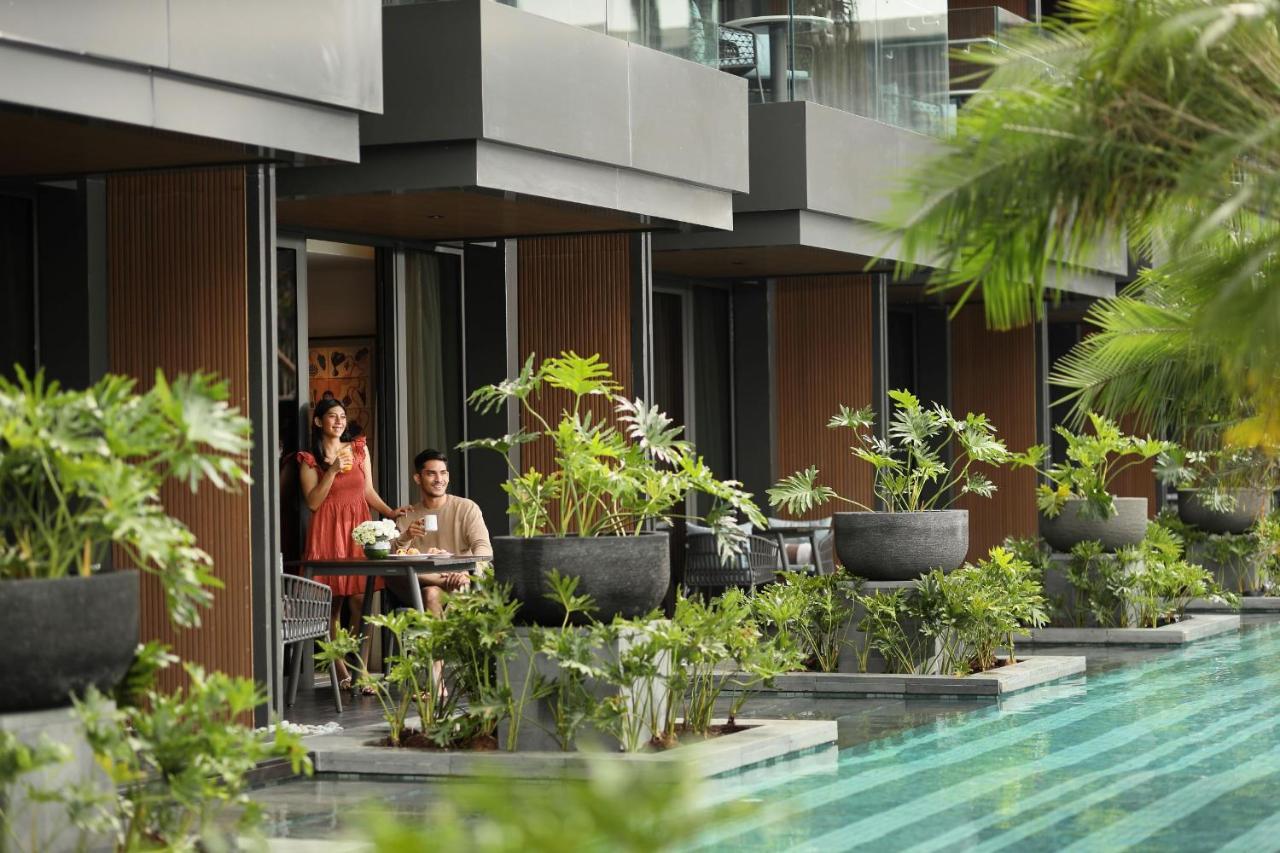 Padma Hotel Semarang Exterior photo